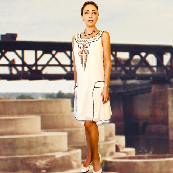 Anna Sui Anthro Embroidered Shift Dress - Picture 6 of 8